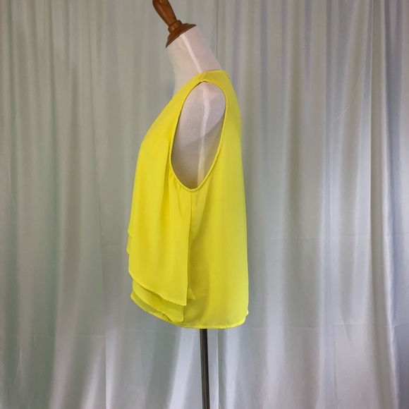 Asymmetrical Ruffle Top - Picture 2 of 4